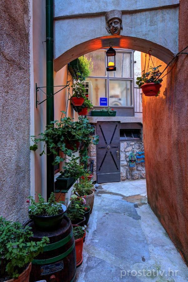Apartmani Frankopan Senj  Bagian luar foto