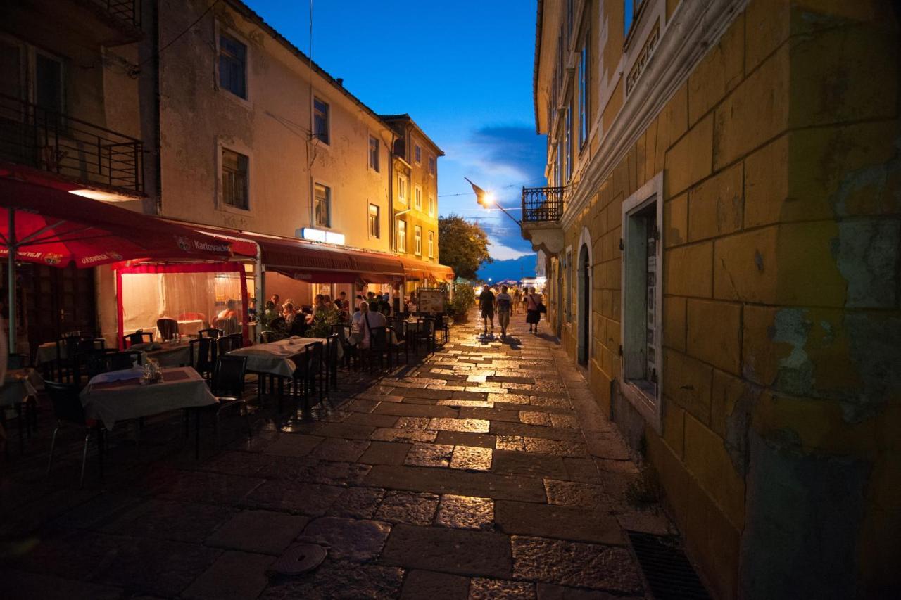 Apartmani Frankopan Senj  Bagian luar foto