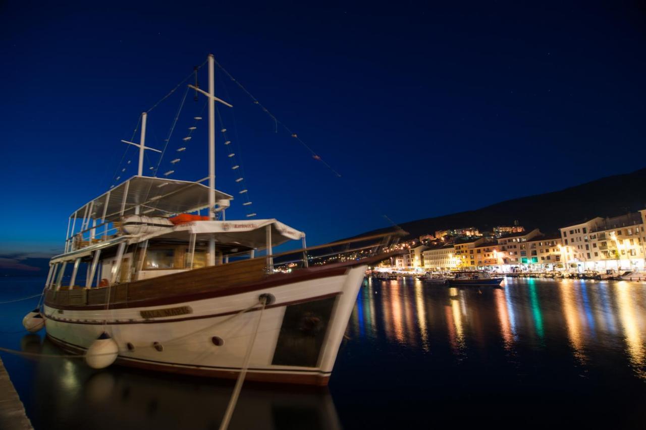 Apartmani Frankopan Senj  Bagian luar foto